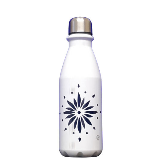 White aluminium water bottle with a blue flowerburst design on a white background.  650 ml Designer hydration.